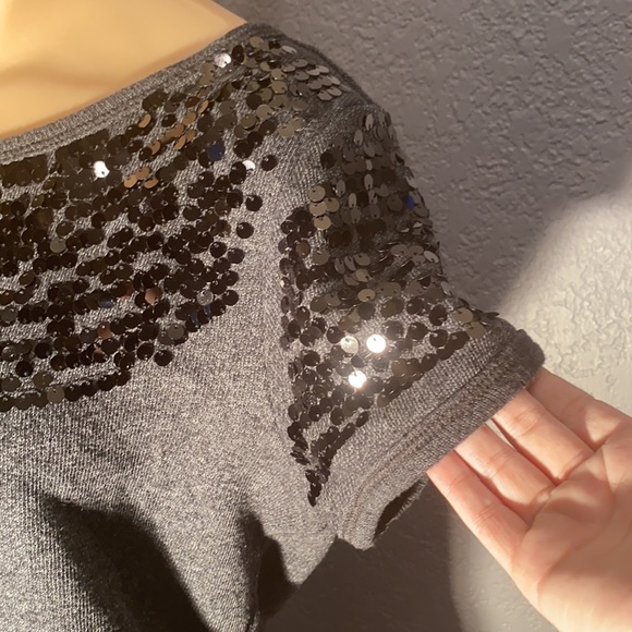 AERIE - grey short slv sweater w black sequins around the neck & shoulders - M - Picture 9 of 16
